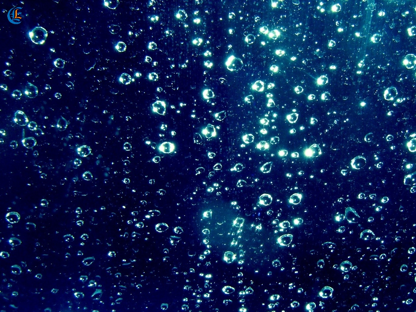 underwater-water-bubbles-1400x1050